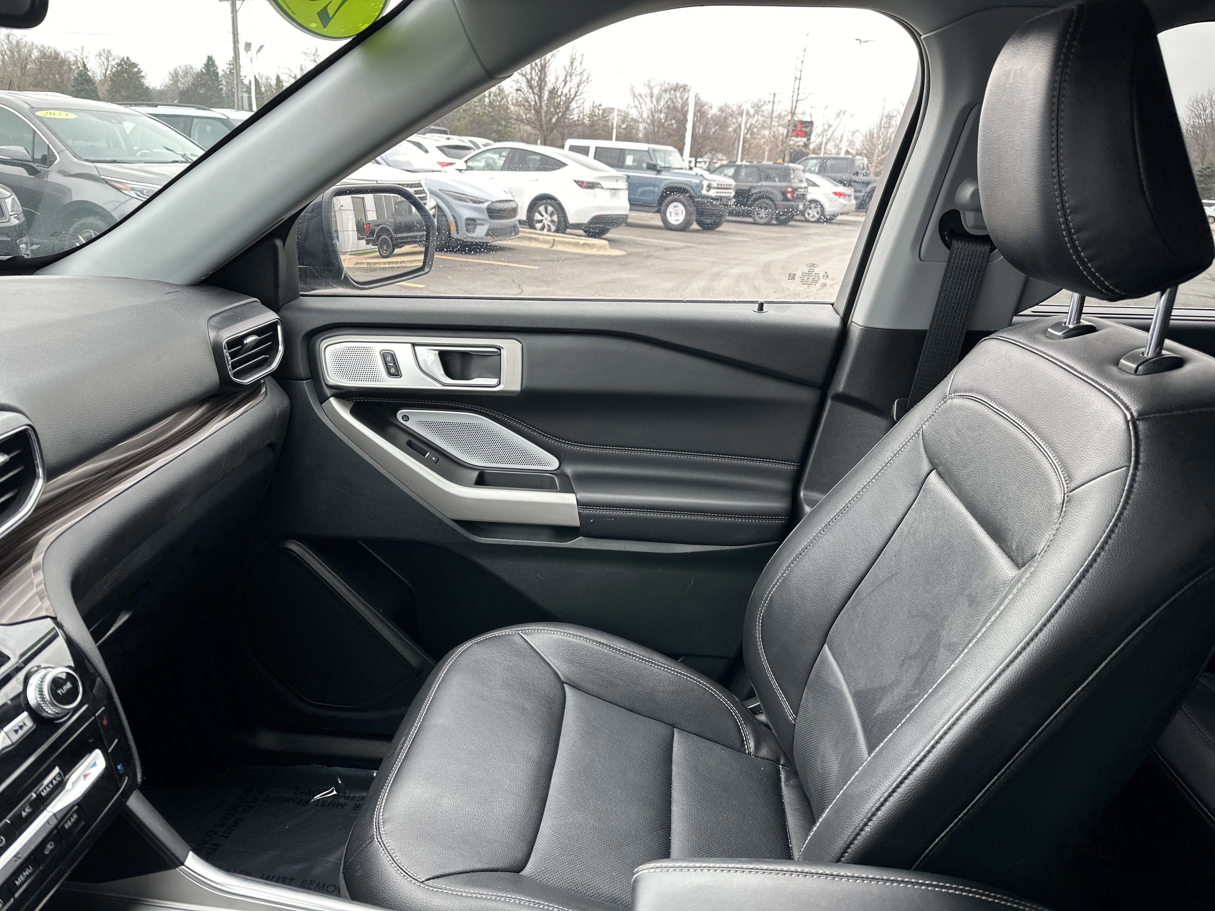 Certified 2023 Ford Explorer Limited w/ Limited Technology Package image 23