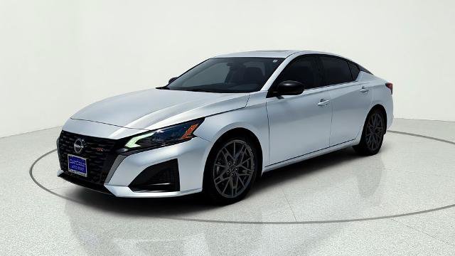 Used 2023 Nissan Altima 2.0 SR FWD image 3
