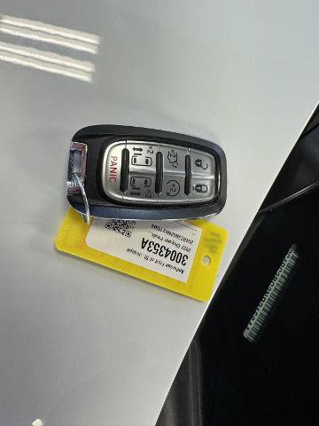 Used 2022 Chrysler Pacifica Touring-L AWD/4WD image 37