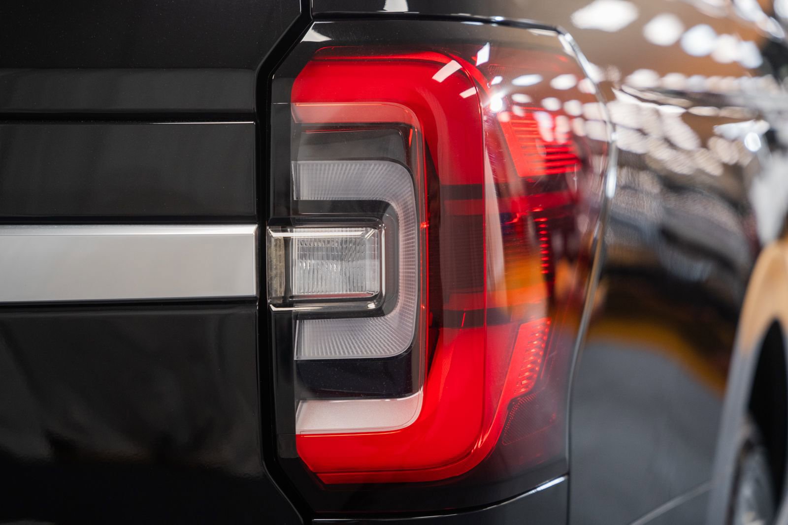 Certified 2023 Ford Expedition Platinum AWD/4WD image 6