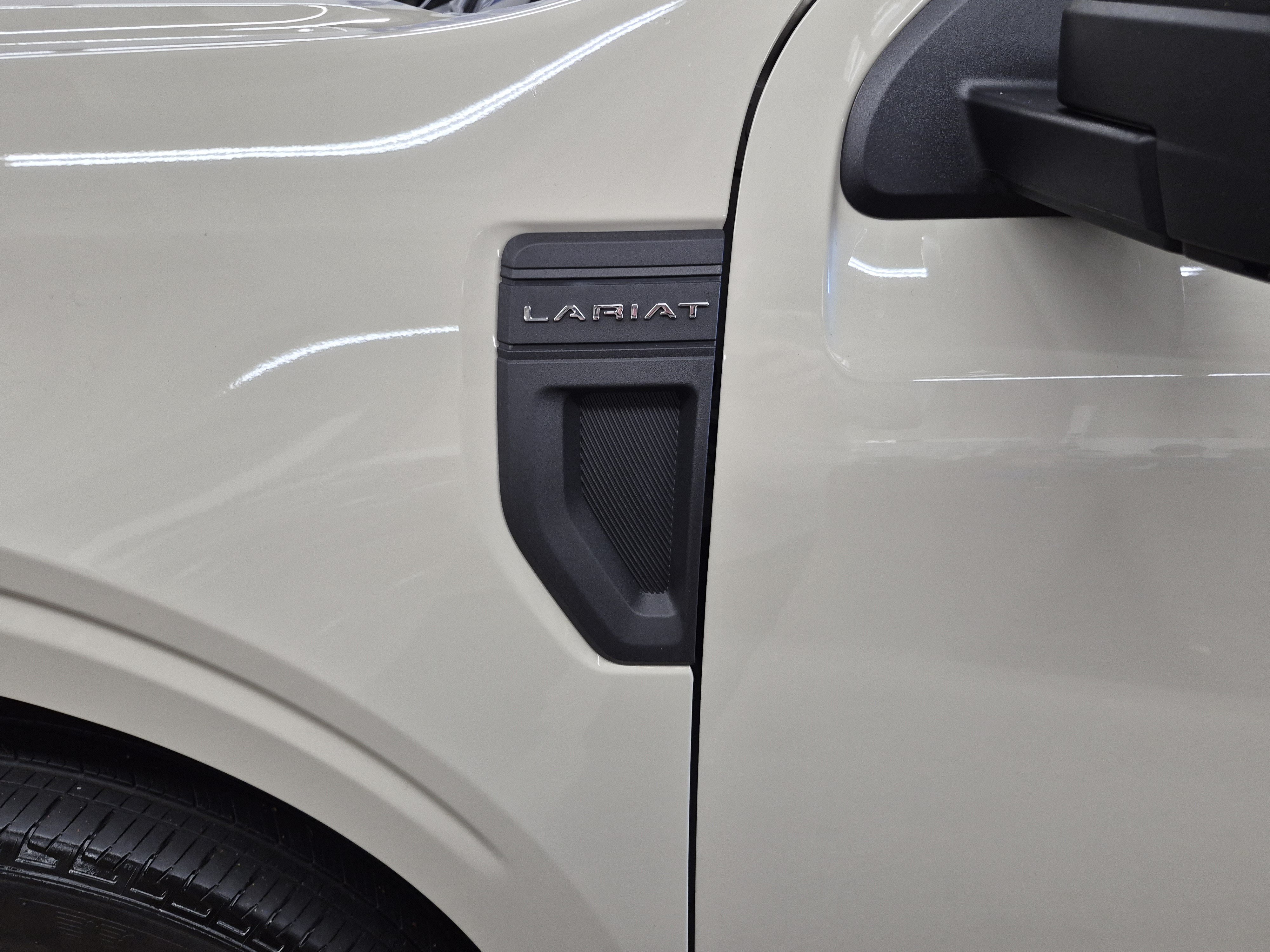Certified 2024 Ford Maverick Lariat AWD/4WD image 9