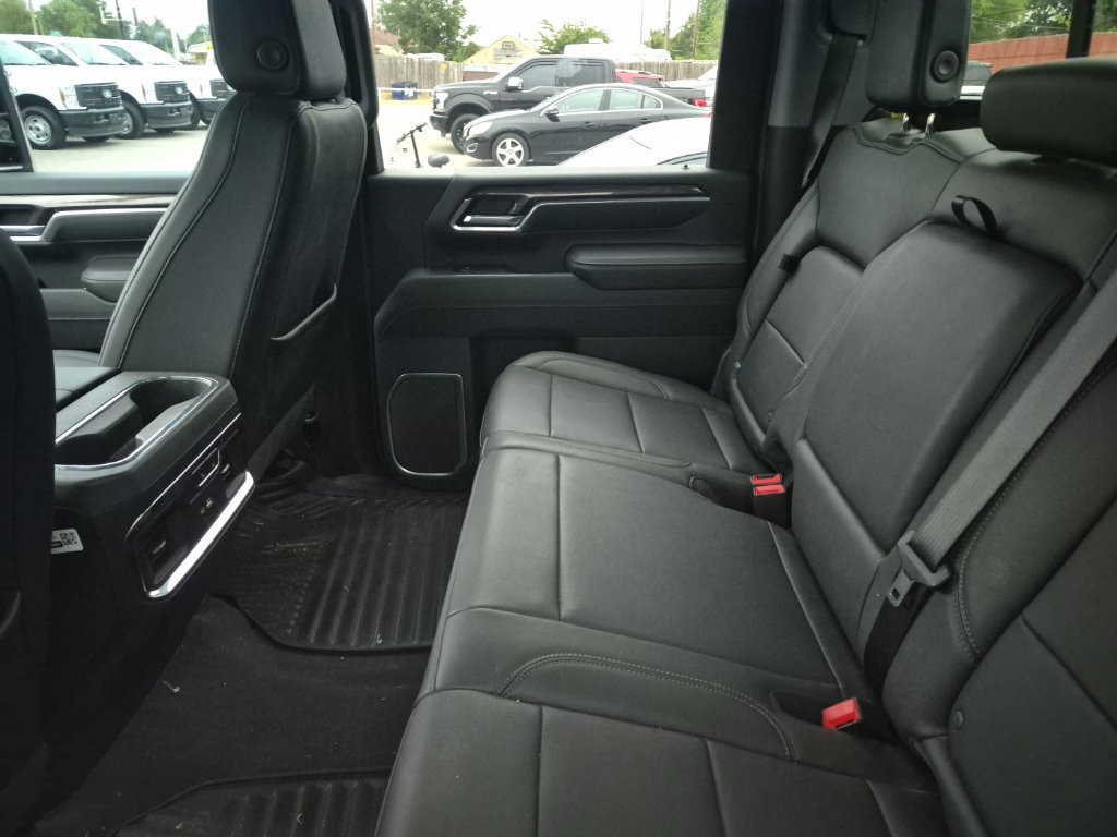 Used 2026 Chevrolet Silverado 2500 LTZ w/ LTZ Premium Package AWD/4WD image 35