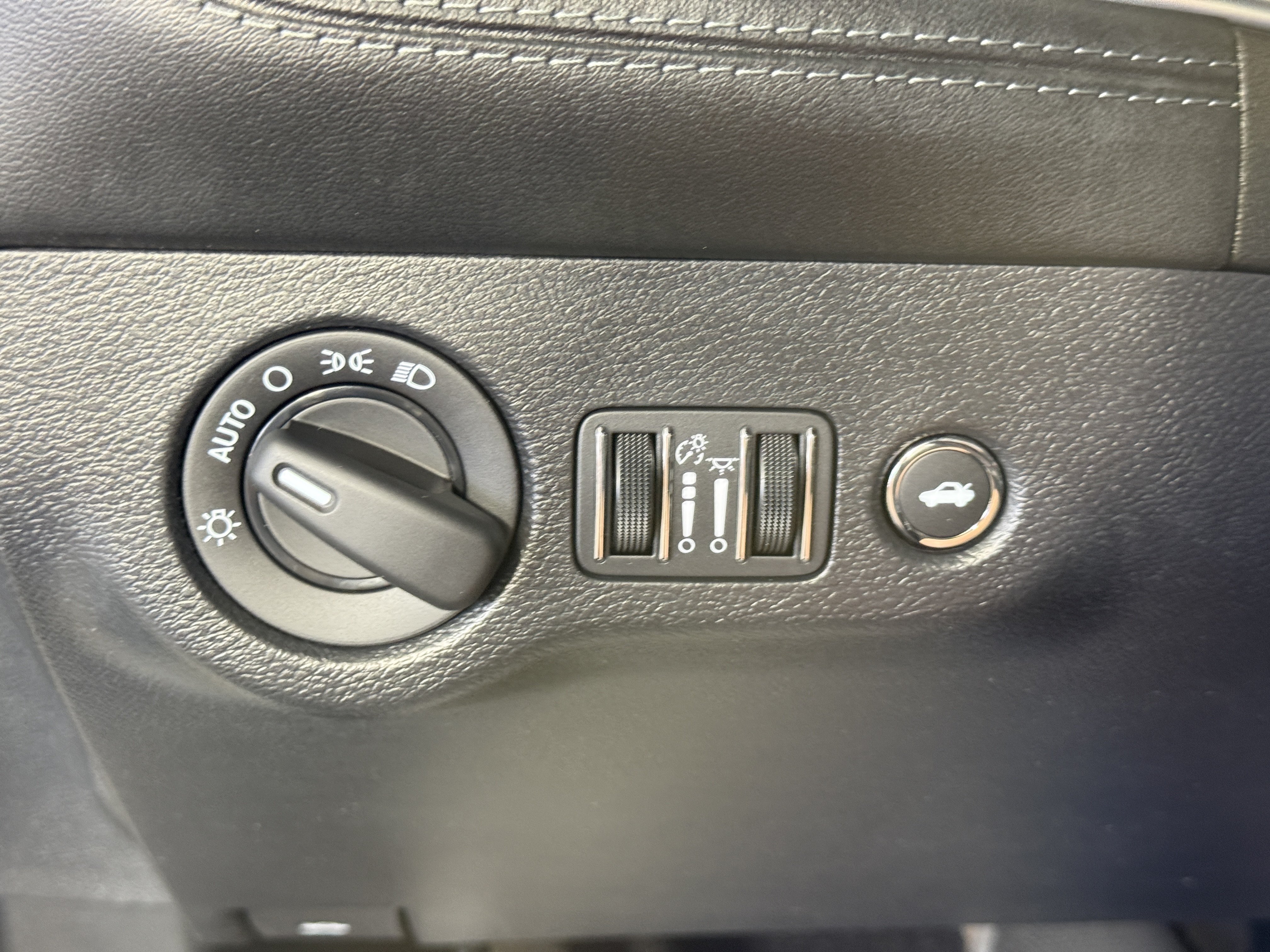 Used 2020 Dodge Challenger R/T Scat Pack RWD image 22