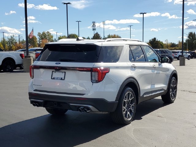 Certified 2025 Ford Explorer Platinum w/ Ultimate Package AWD/4WD image 3