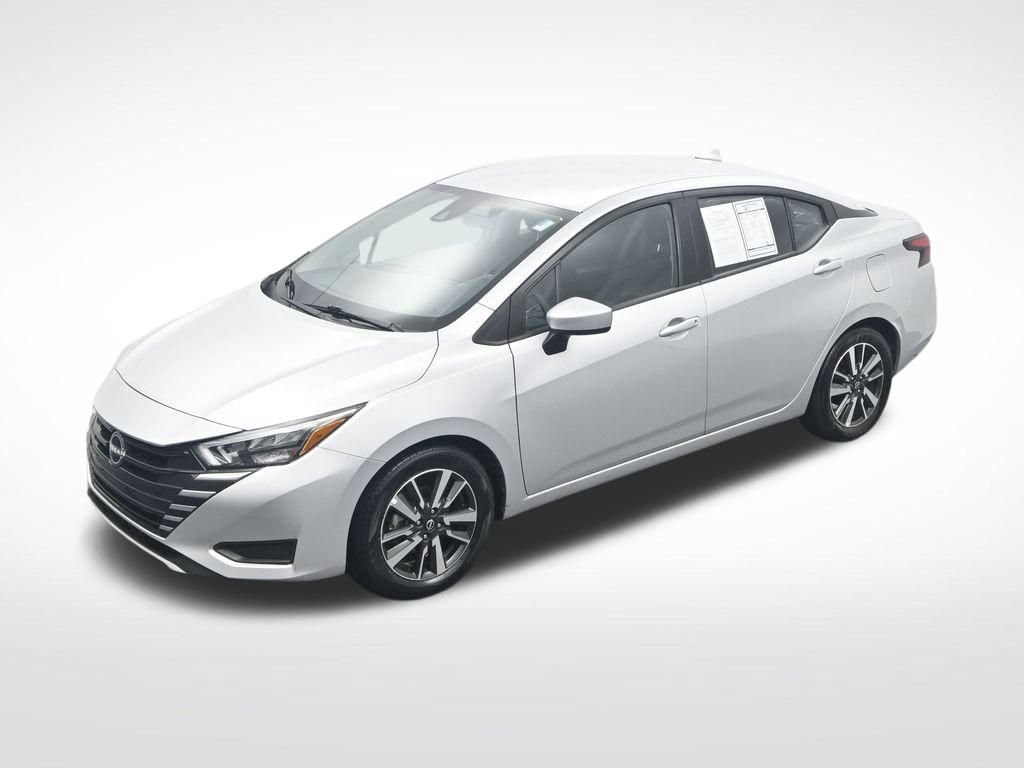 Used 2025 Nissan Versa SV FWD image 28