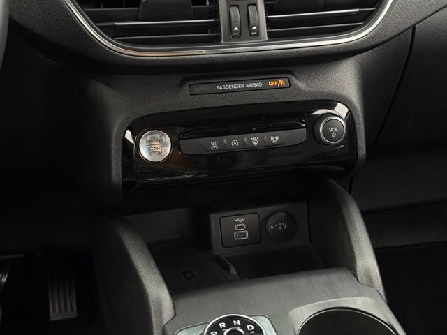 Certified 2025 Ford Escape Platinum AWD/4WD image 22