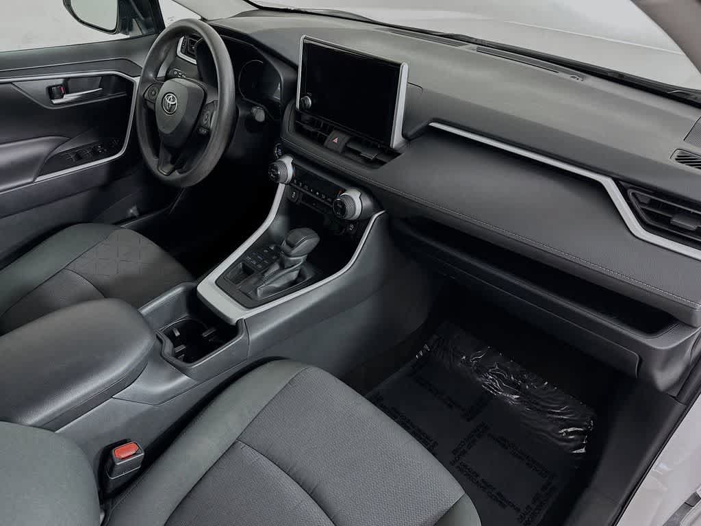 Used 2025 Toyota RAV4 XLE AWD/4WD image 32