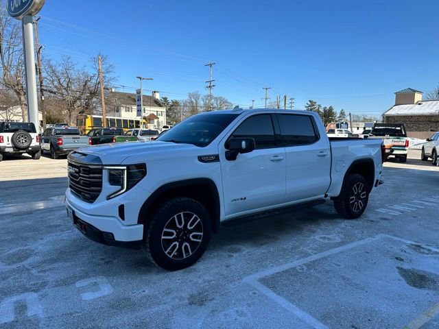 Used 2022 GMC Sierra 1500 AT4 w/ AT4 Preferred Package image 3