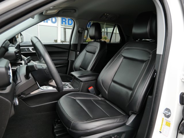 Certified 2023 Ford Explorer XLT w/ Equipment Group 202A AWD/4WD image 11