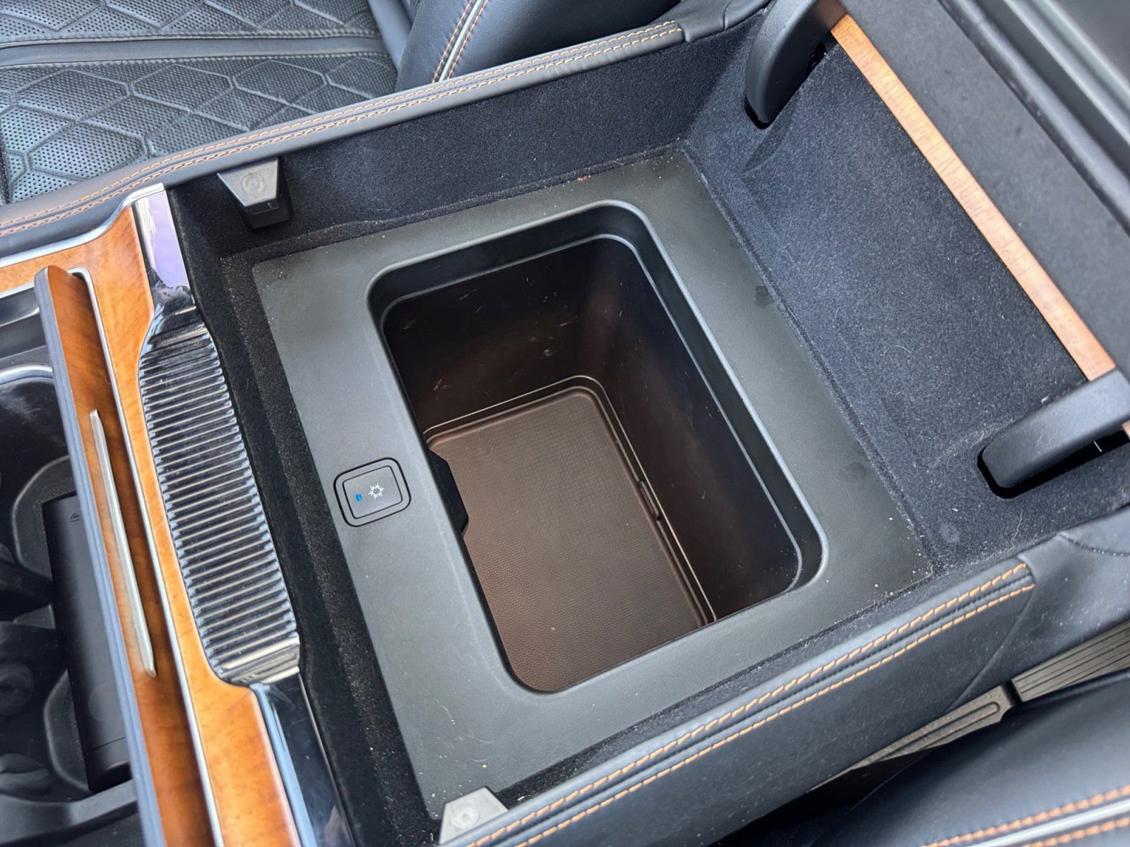 Used 2022 Jeep Grand Wagoneer Series III w/ Rear Seat Video Group 1 image 18