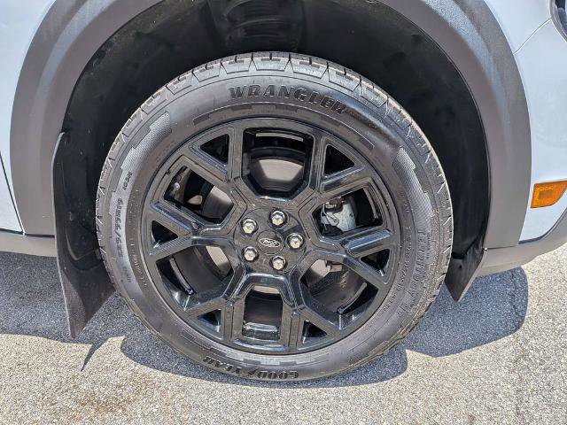 Certified 2025 Ford Maverick Lariat w/ Black Appearance Package AWD/4WD image 10