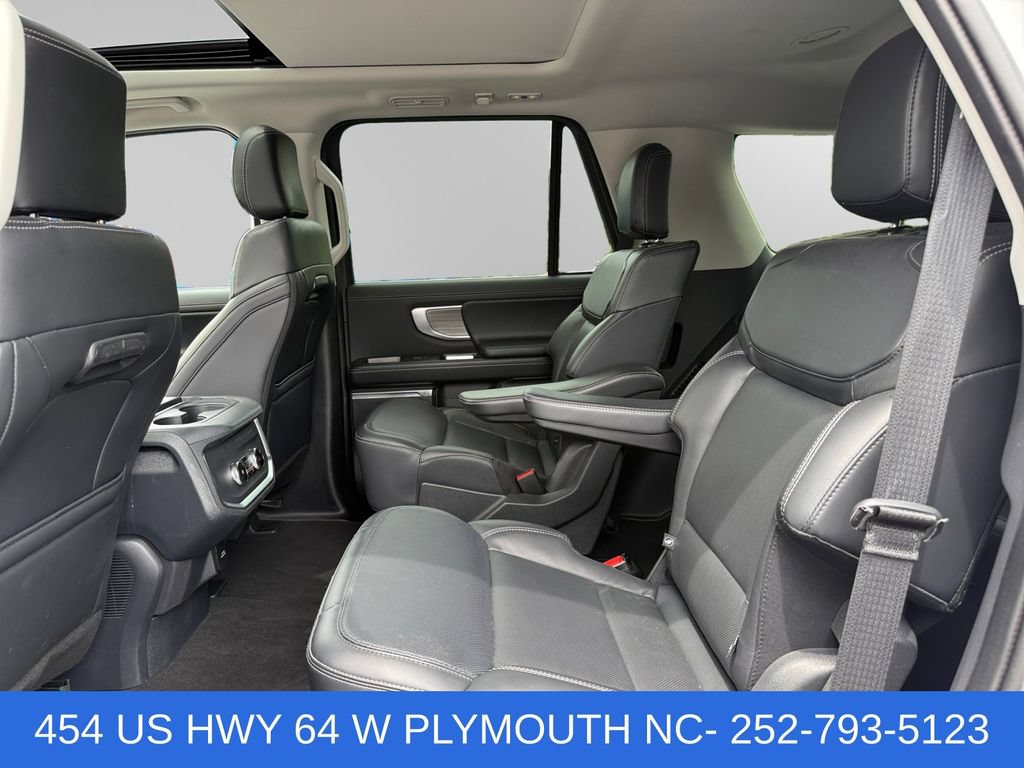 Certified 2025 Ford Expedition Platinum AWD/4WD image 13
