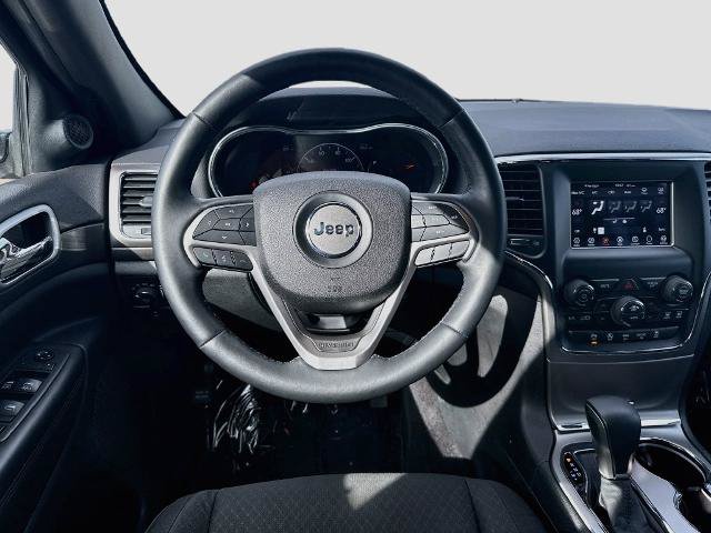 Used 2018 Jeep Grand Cherokee Laredo AWD/4WD image 15