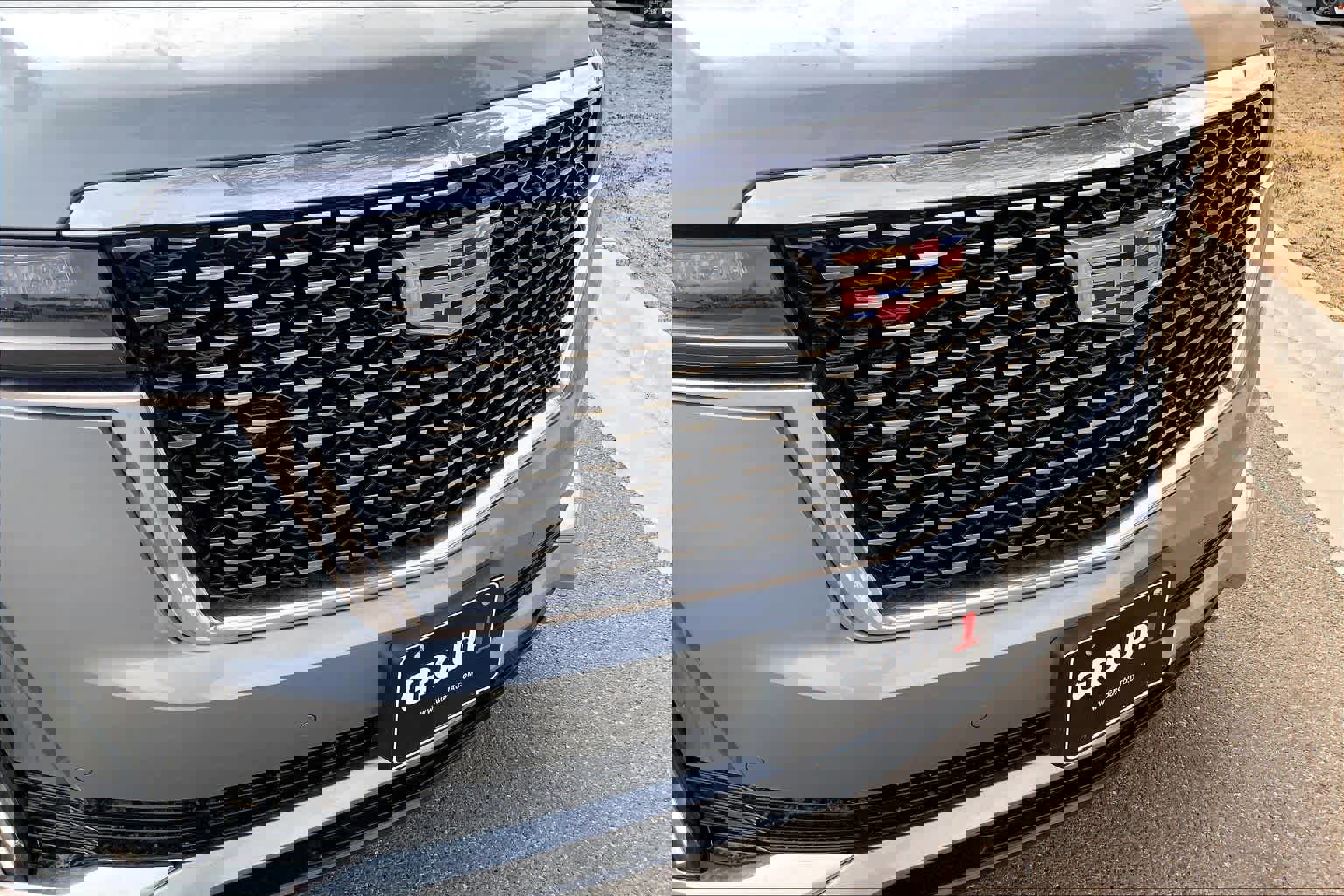 Used 2024 Cadillac Escalade Premium Luxury w/ Performance Package image 29