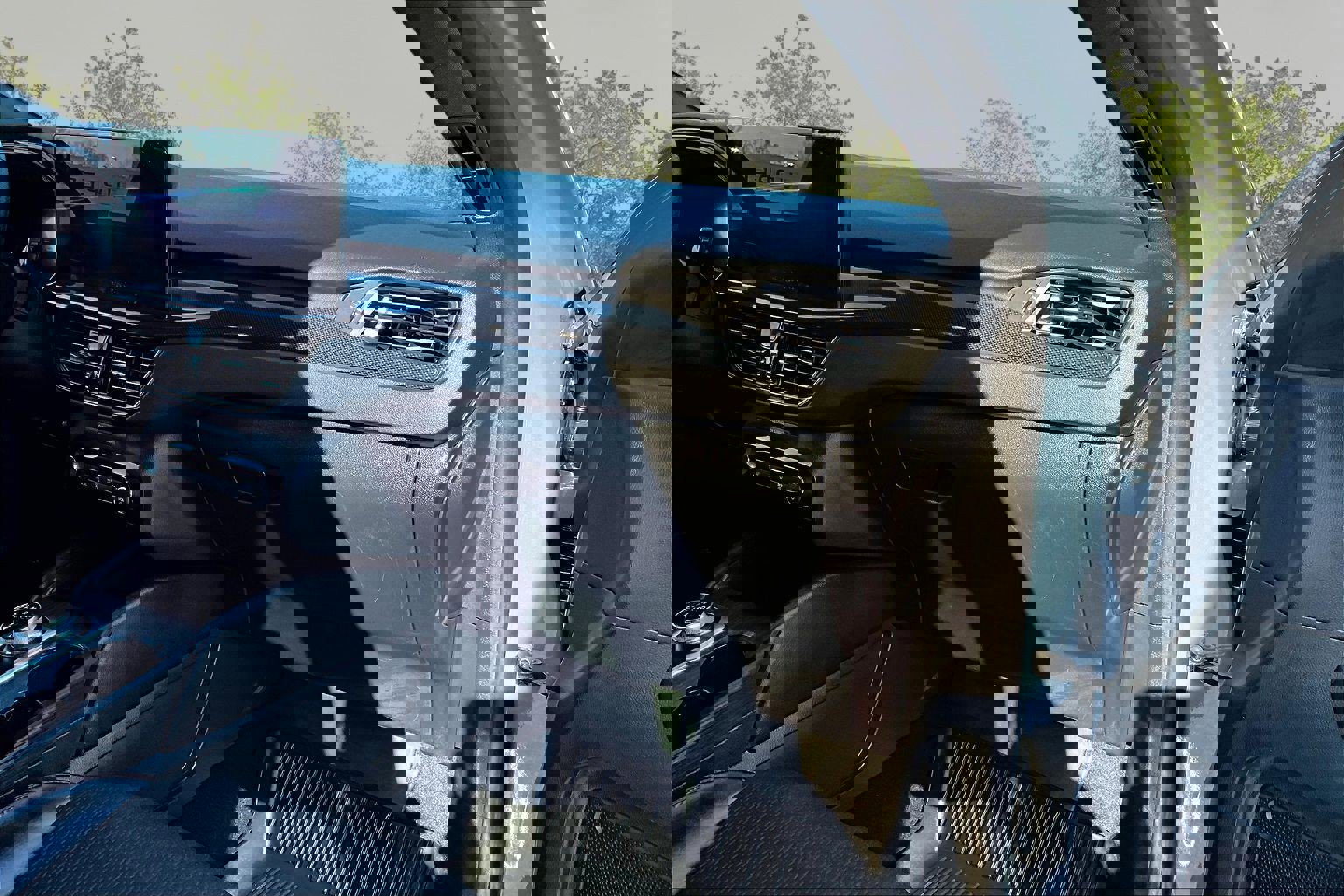 Certified 2025 Ford Escape ST-Line Elite image 17