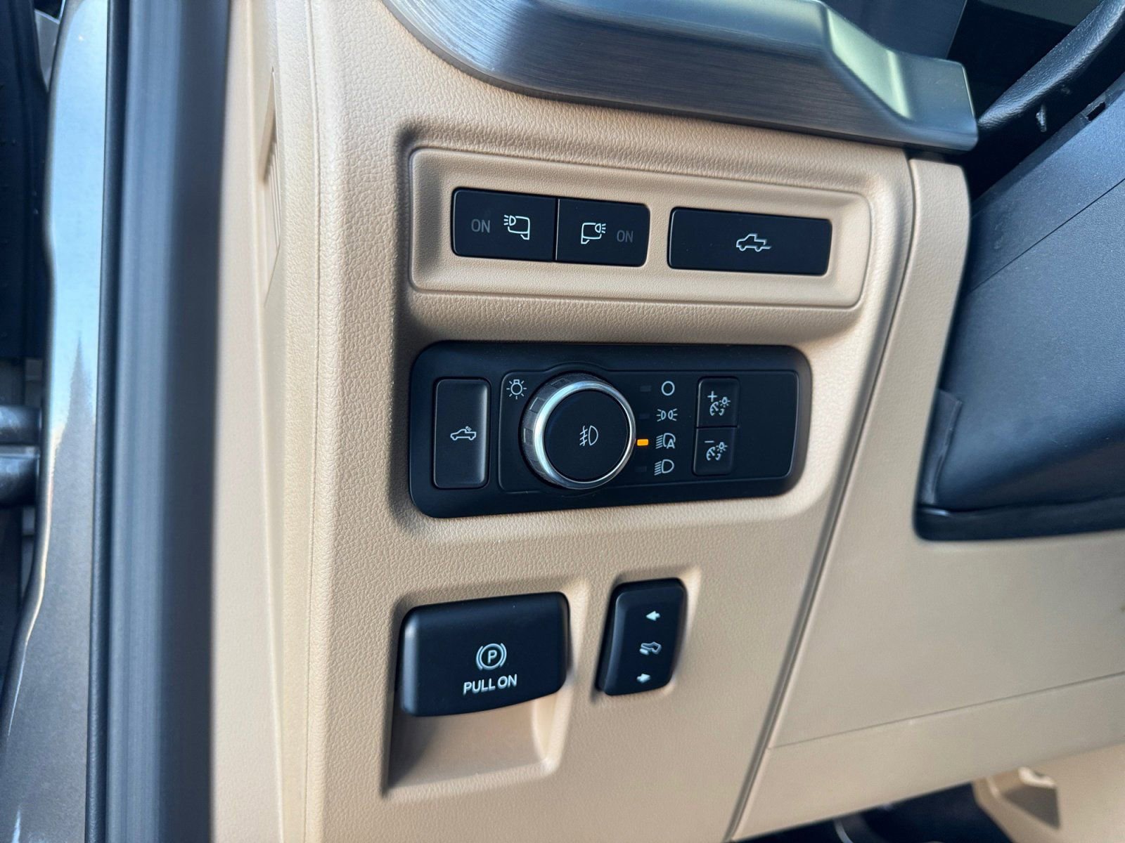 Certified 2022 Ford F150 Lariat w/ Equipment Group 502A High image 23