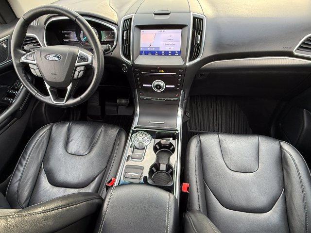 Certified 2019 Ford Edge Titanium w/ Cold Weather Package AWD/4WD image 34