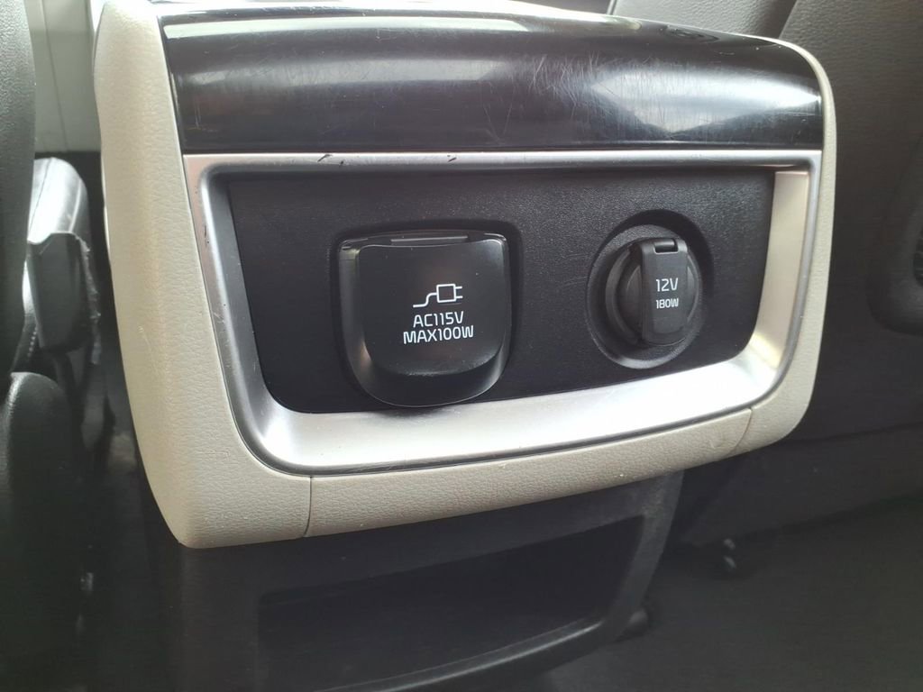 Used 2023 Kia Carnival SX Prestige FWD image 20