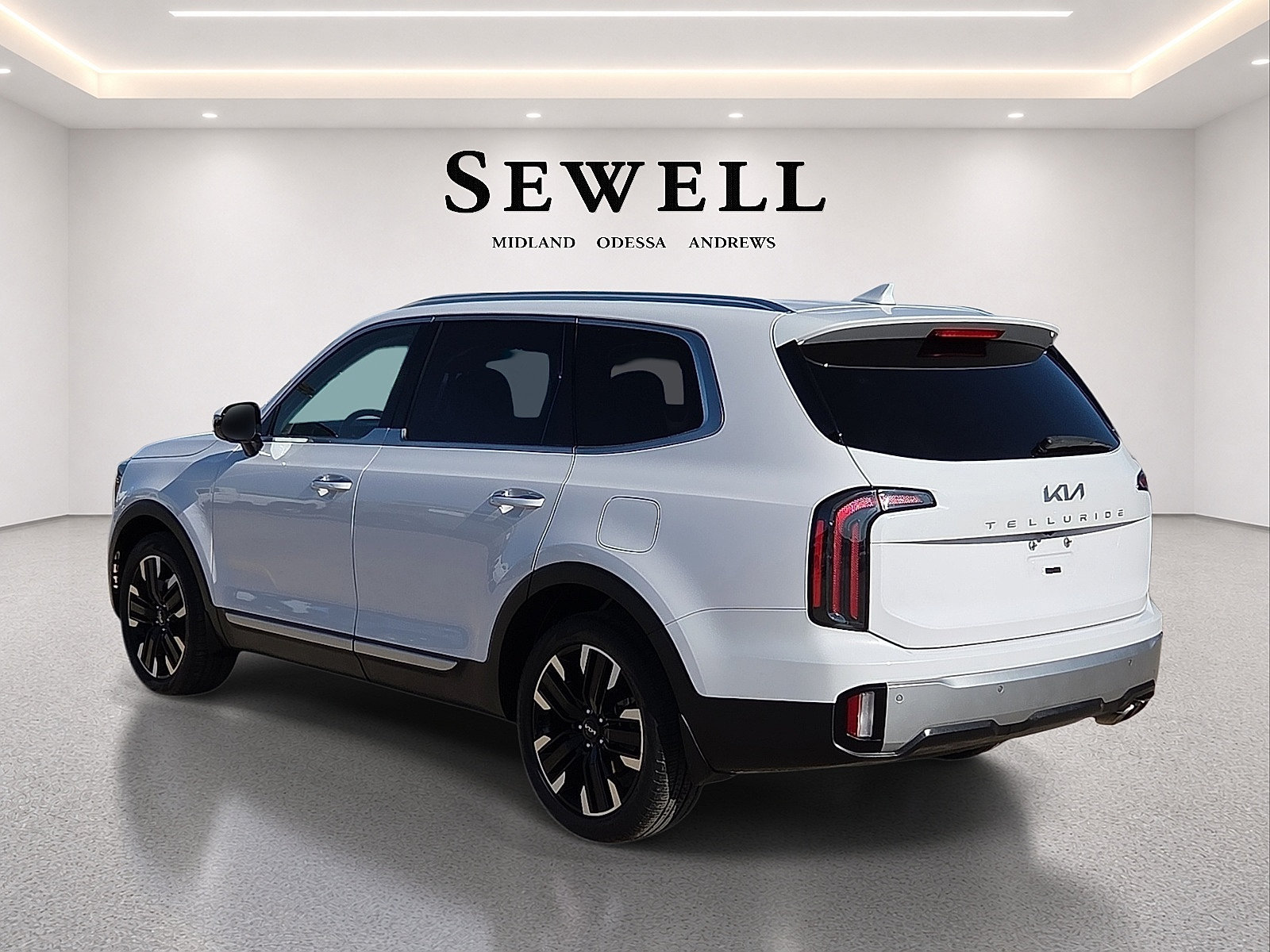 Used 2024 Kia Telluride SX FWD image 3