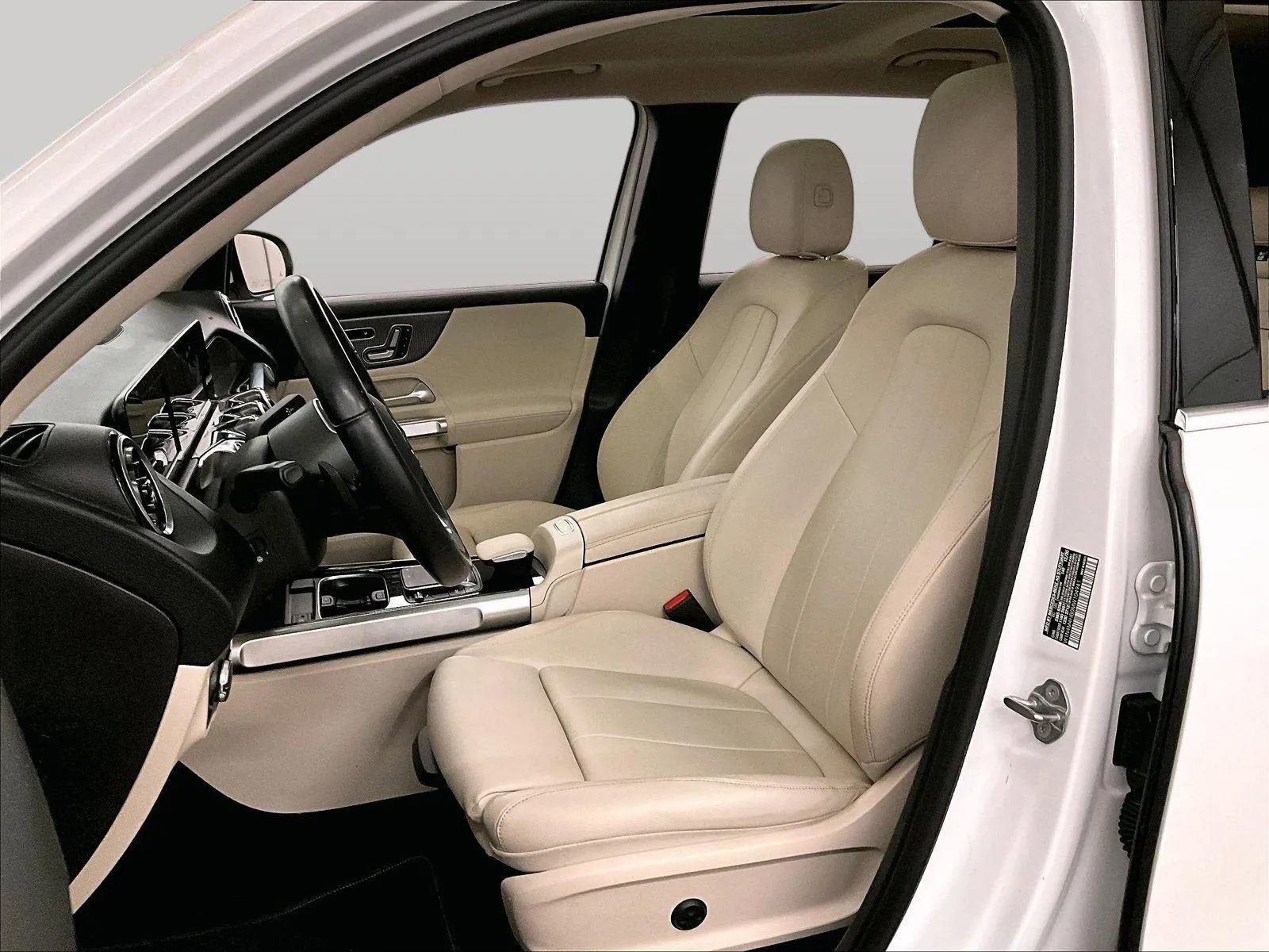 Used 2021 Mercedes-Benz GLB 250 4MATIC image 24