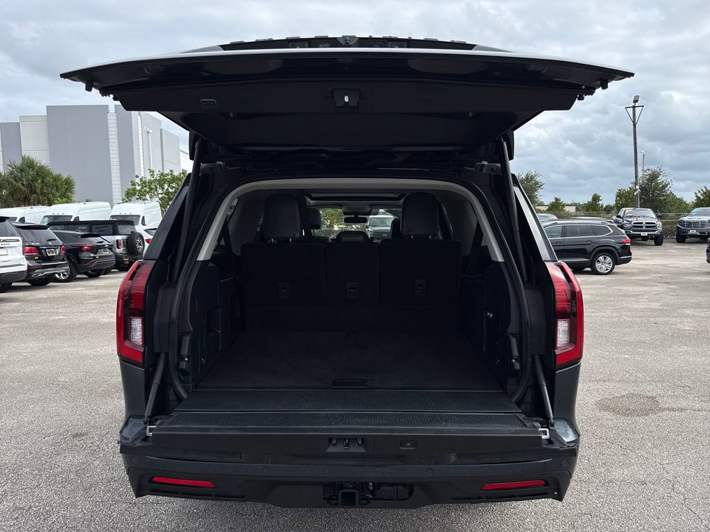 Certified 2025 Ford Expedition Max Active RWD image 32