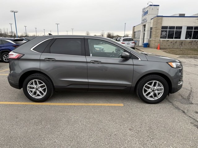 Certified 2024 Ford Edge SEL w/ Convenience Package image 3