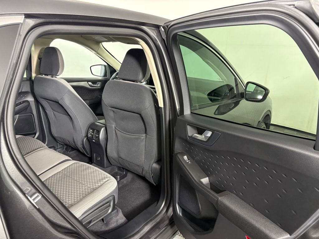 Certified 2020 Ford Escape SE image 32