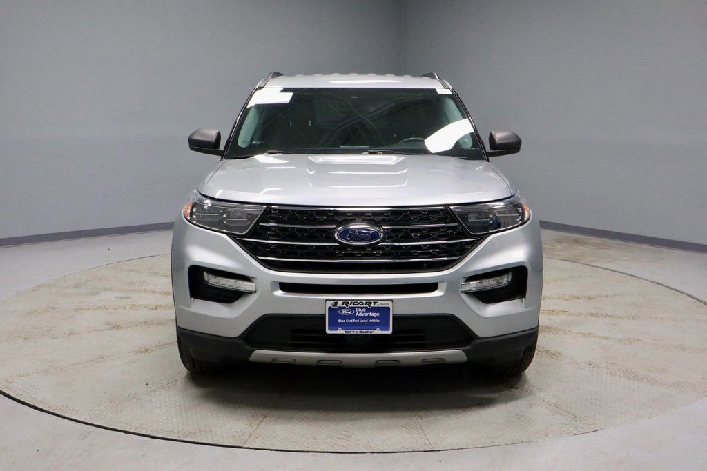Certified 2022 Ford Explorer XLT w/ Equipment Group 202A image 8