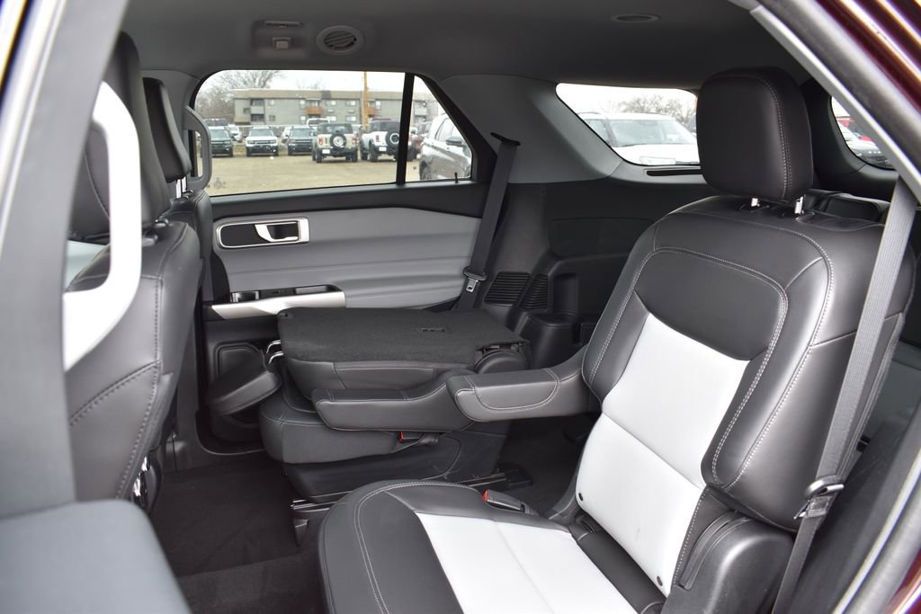 Certified 2022 Ford Explorer XLT w/ Equipment Group 202A image 22