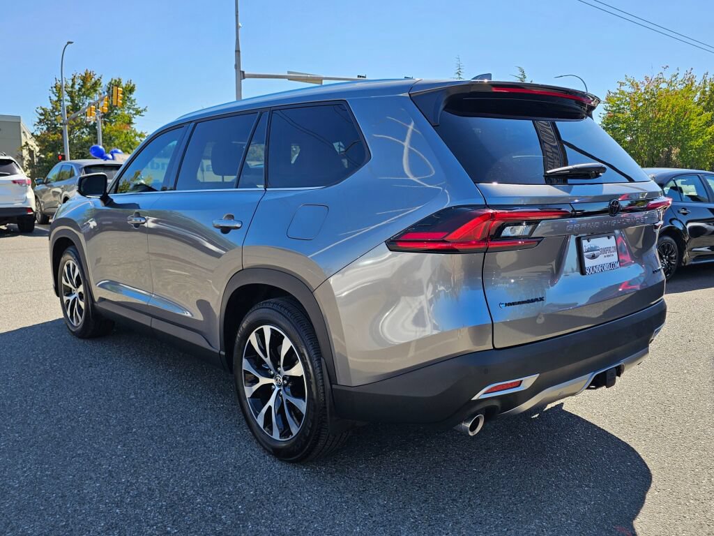 Used 2025 Toyota Grand Highlander AWD Hybrid image 8