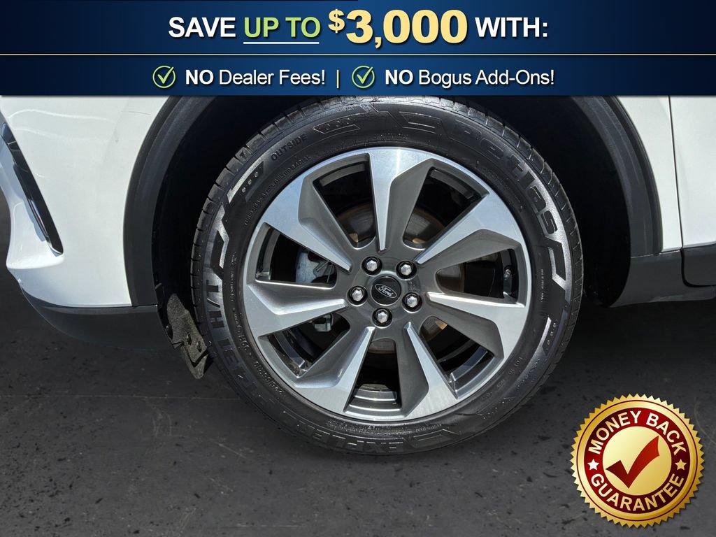 Certified 2023 Ford Escape Platinum w/ Class II Trailer Tow Package AWD/4WD image 13