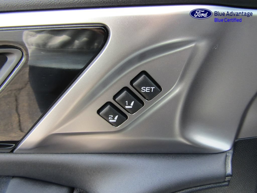 Used 2025 Subaru Outback Limited AWD/4WD image 25
