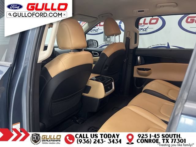 Used 2024 Kia Carnival EX FWD image 16