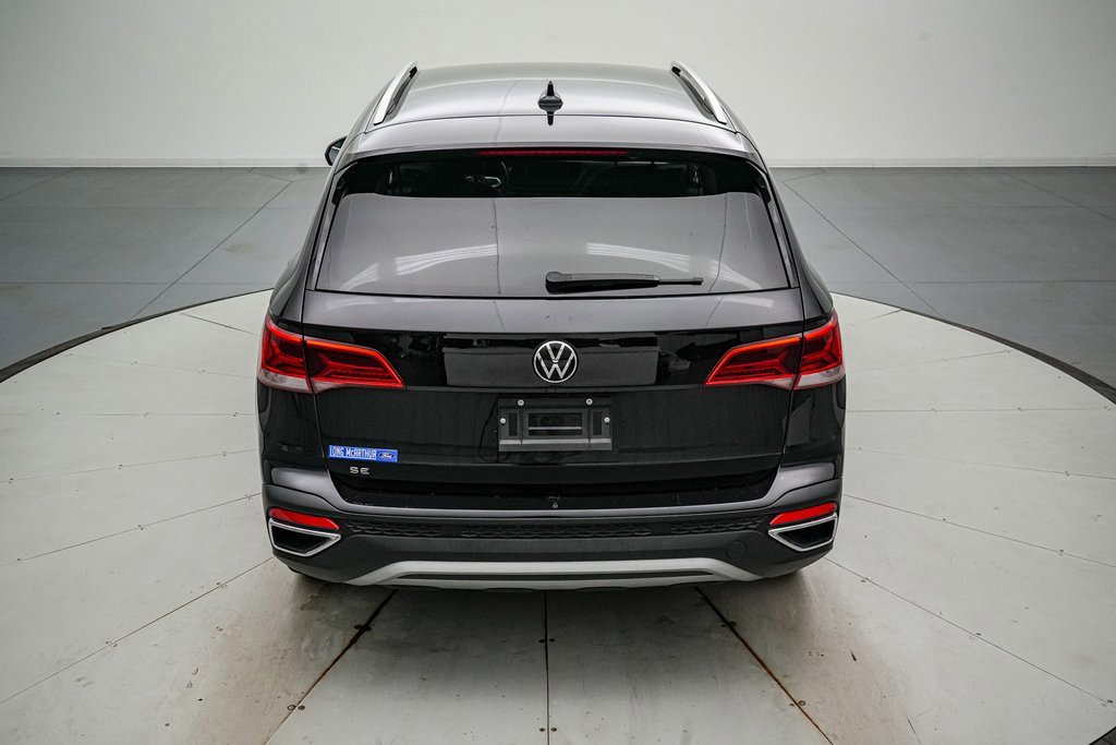 Used 2024 Volkswagen Taos SE image 4