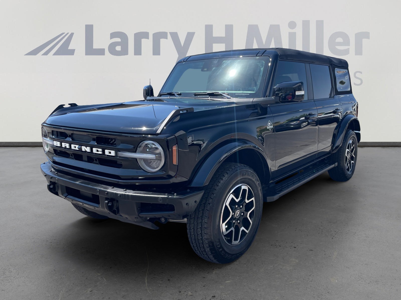 Certified 2024 Ford Bronco Outer Banks AWD/4WD image 1