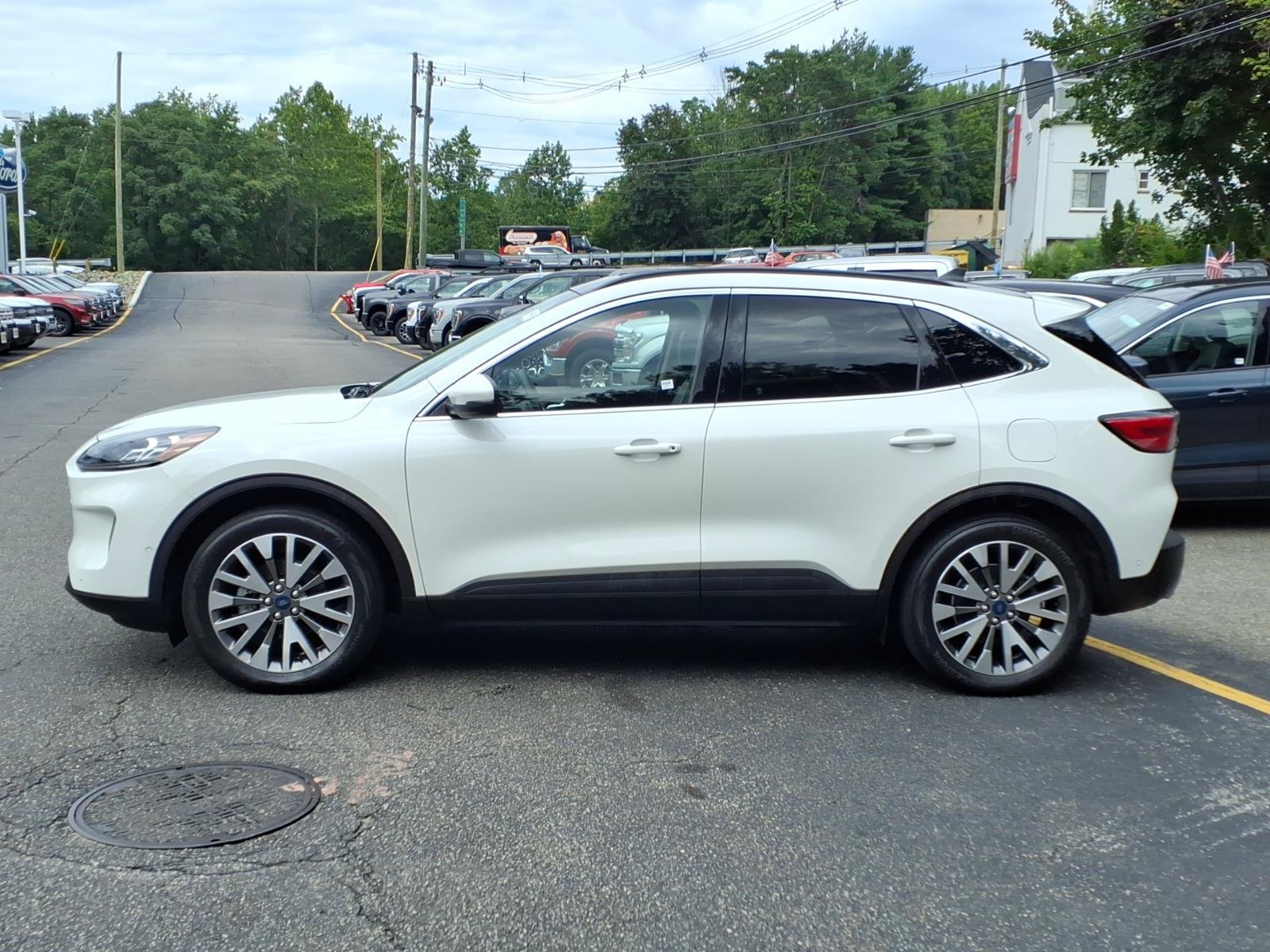 Certified 2020 Ford Escape Titanium AWD/4WD image 5