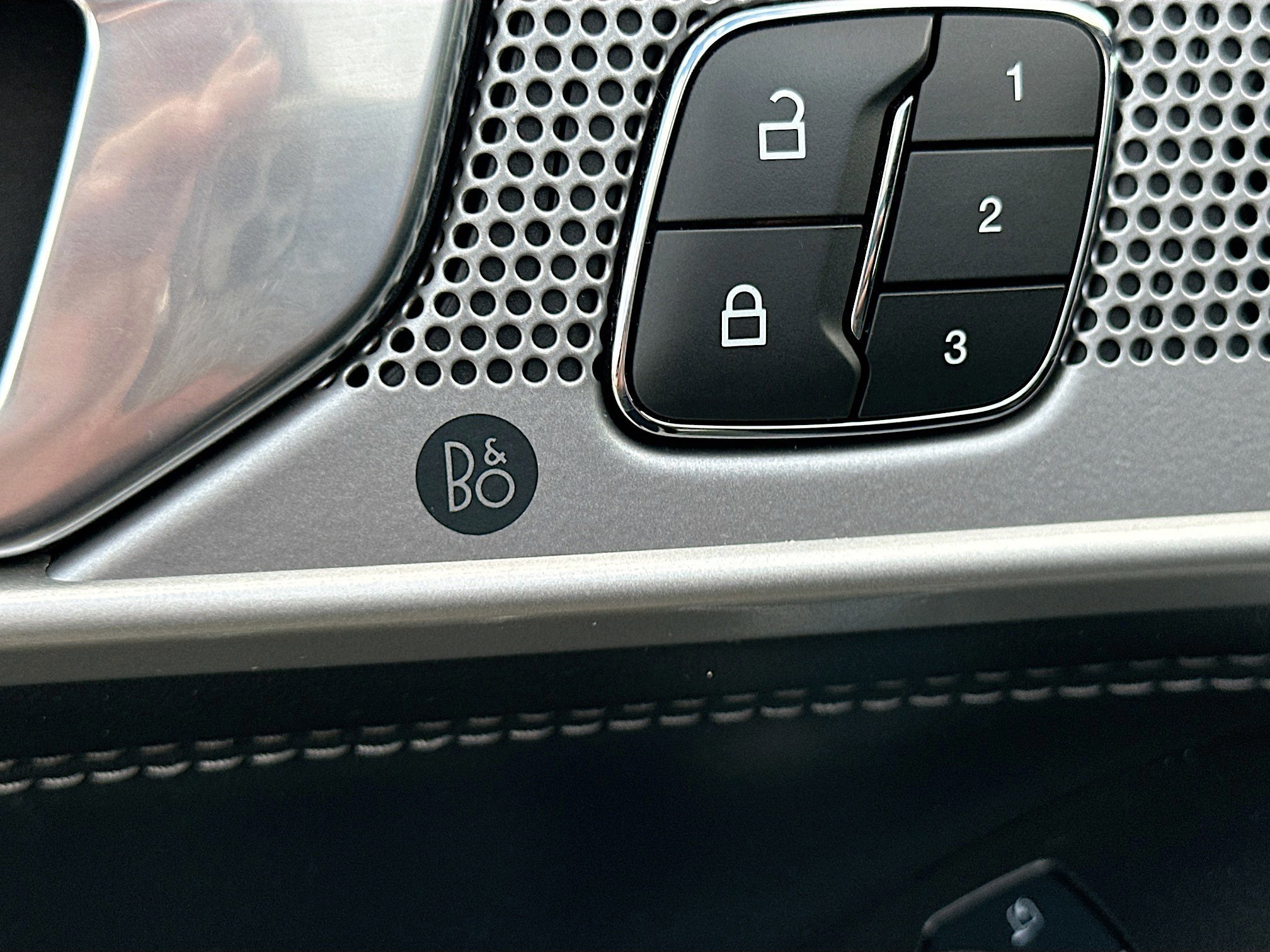 Certified 2022 Ford Explorer Limited w/ Equipment Group 301A image 19