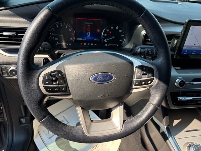 Certified 2021 Ford Explorer XLT w/ Equipment Group 202A AWD/4WD image 9