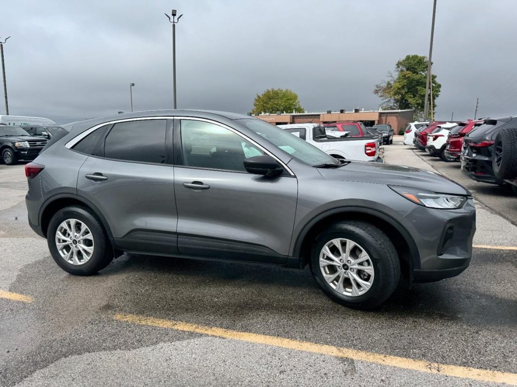 Certified 2023 Ford Escape Active AWD/4WD image 2