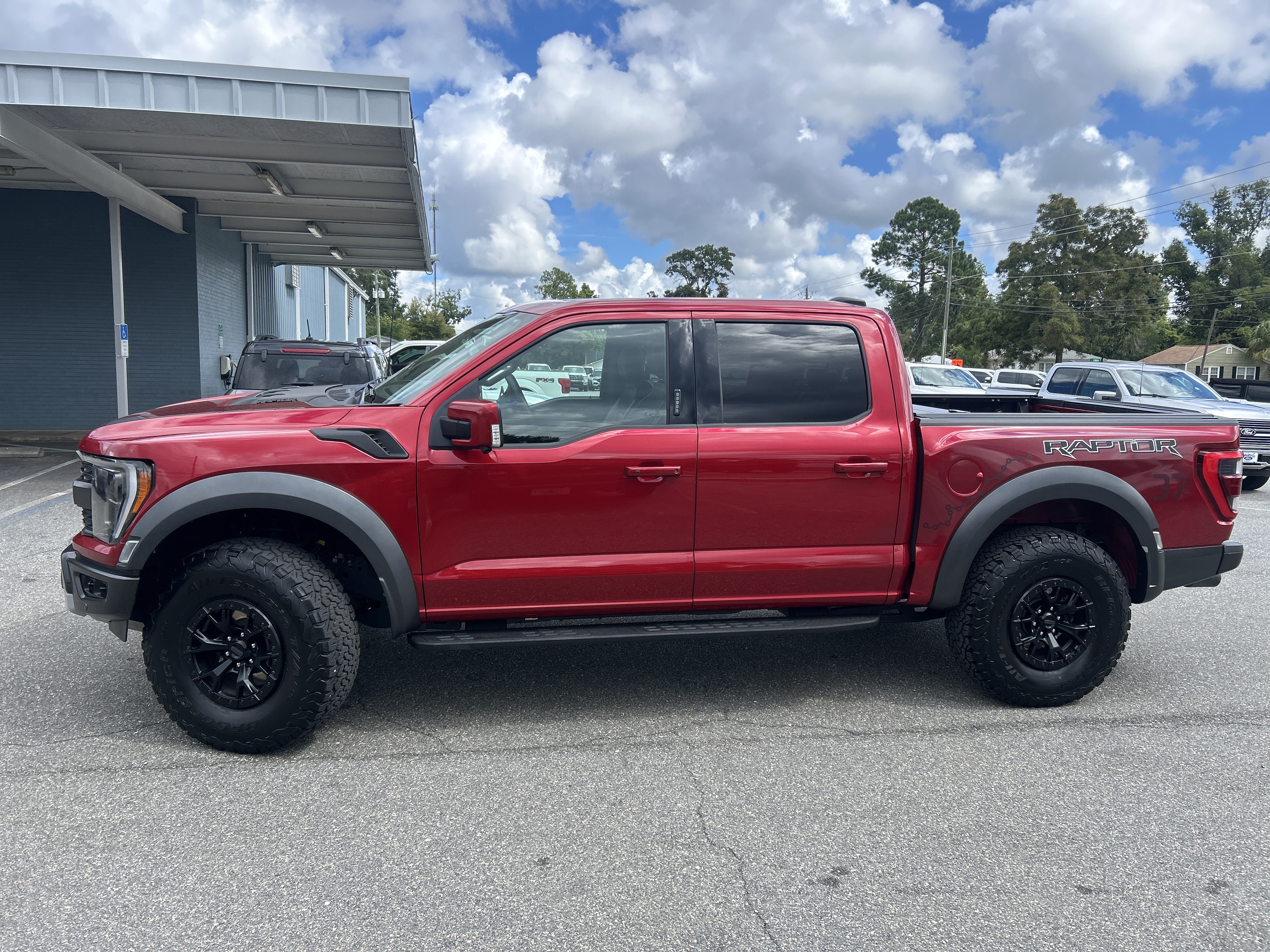 Certified 2023 Ford F150 Raptor w/ Raptor 37 Performance Package AWD/4WD image 4