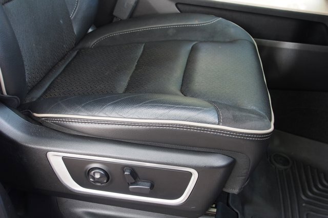 Used 2019 RAM 1500 Laramie AWD/4WD image 13