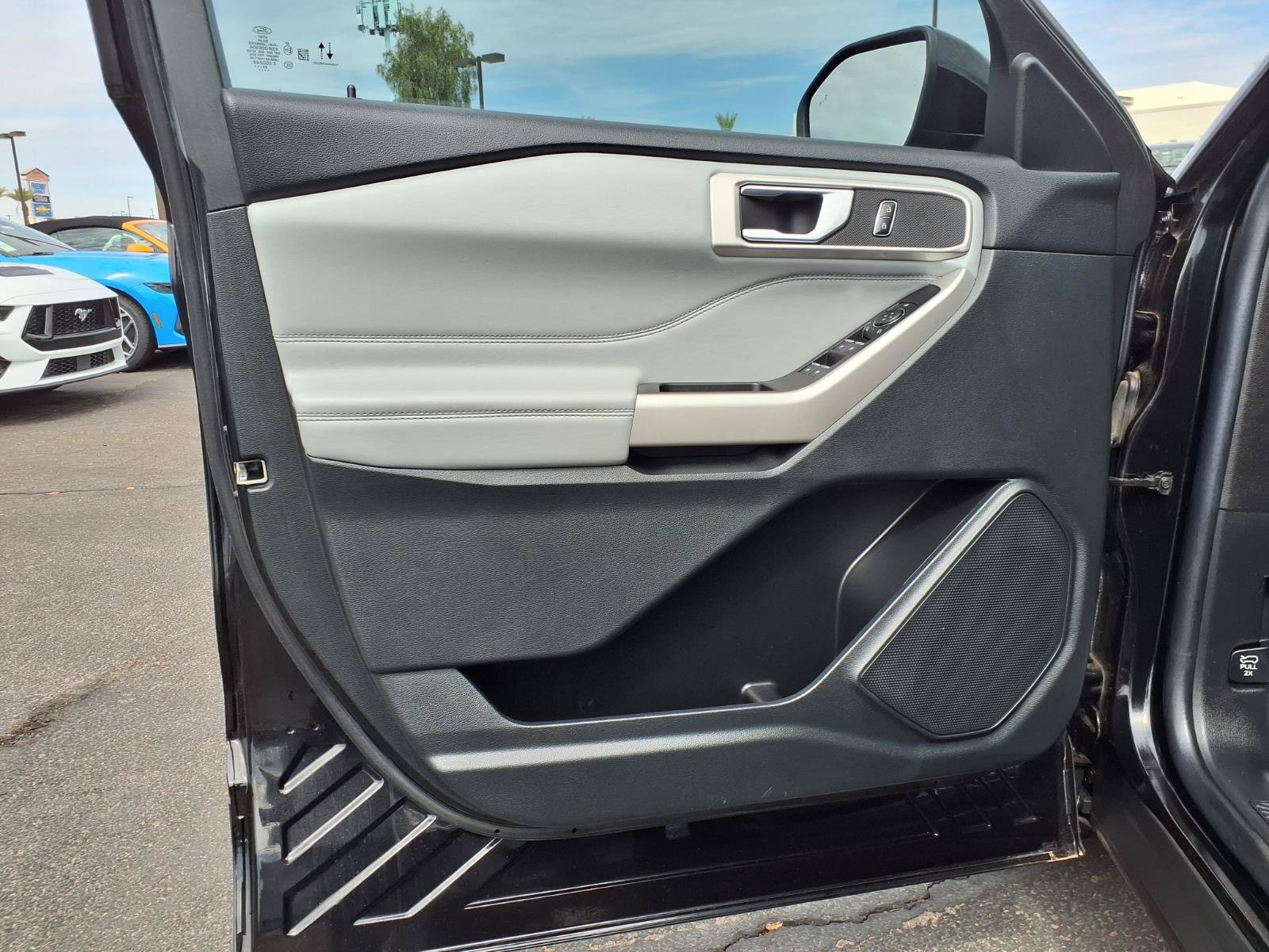 Certified 2023 Ford Explorer XLT w/ Equipment Group 202A RWD image 22