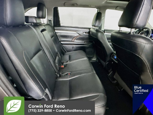 Used 2017 Toyota Highlander XLE AWD/4WD image 32