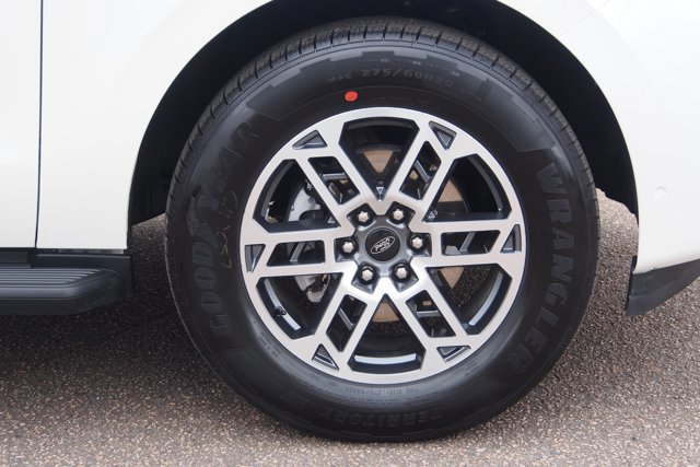 Certified 2025 Ford Expedition Active image 9