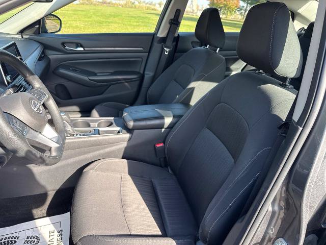 Used 2025 Nissan Altima 2.5 SV FWD image 24