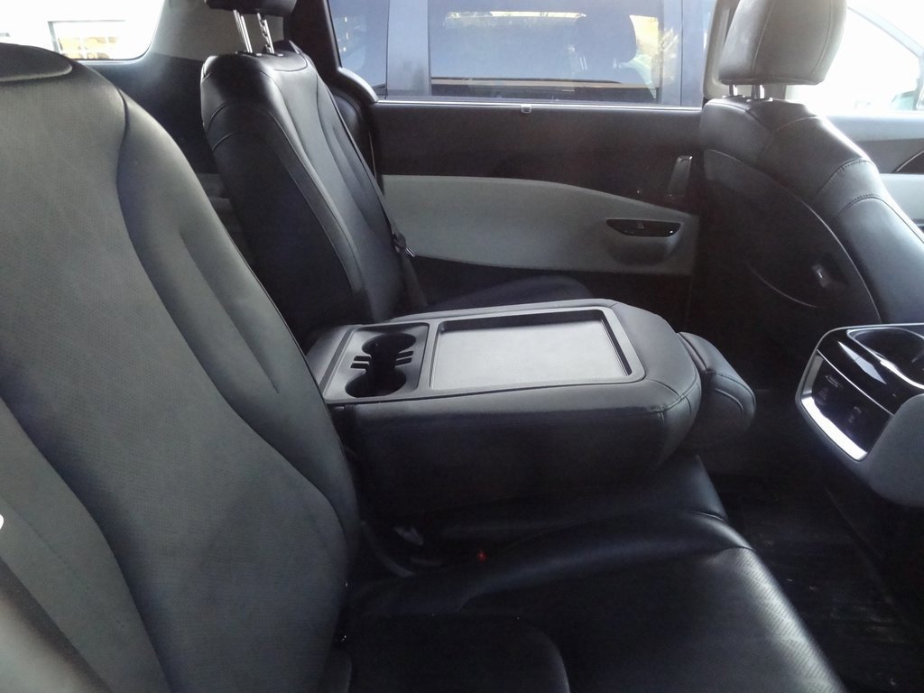 Used 2023 Kia Carnival SX image 9