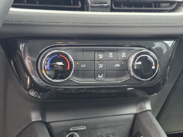 Used 2025 Chevrolet TrailBlazer LT AWD/4WD image 17