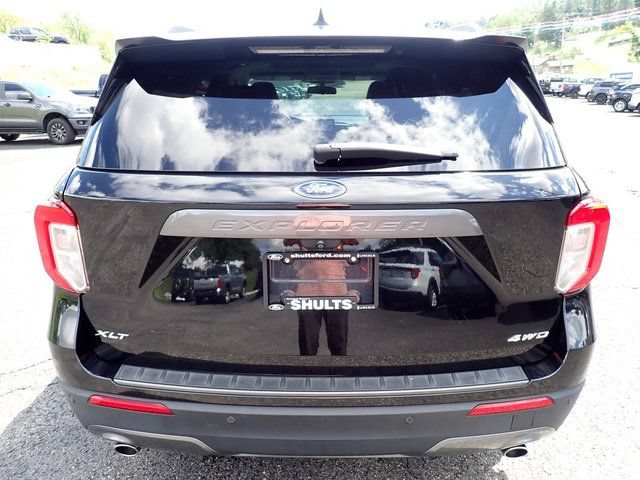 Certified 2022 Ford Explorer XLT w/ Equipment Group 202A AWD/4WD image 5