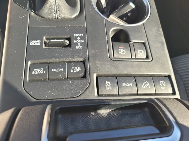 Used 2022 Toyota Highlander LE image 25