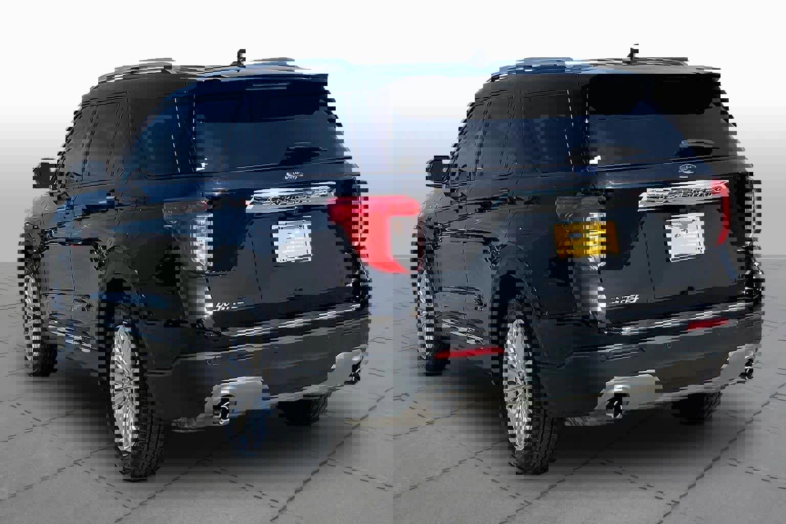 Certified 2024 Ford Explorer Limited w/ Limited Technology Package image 4